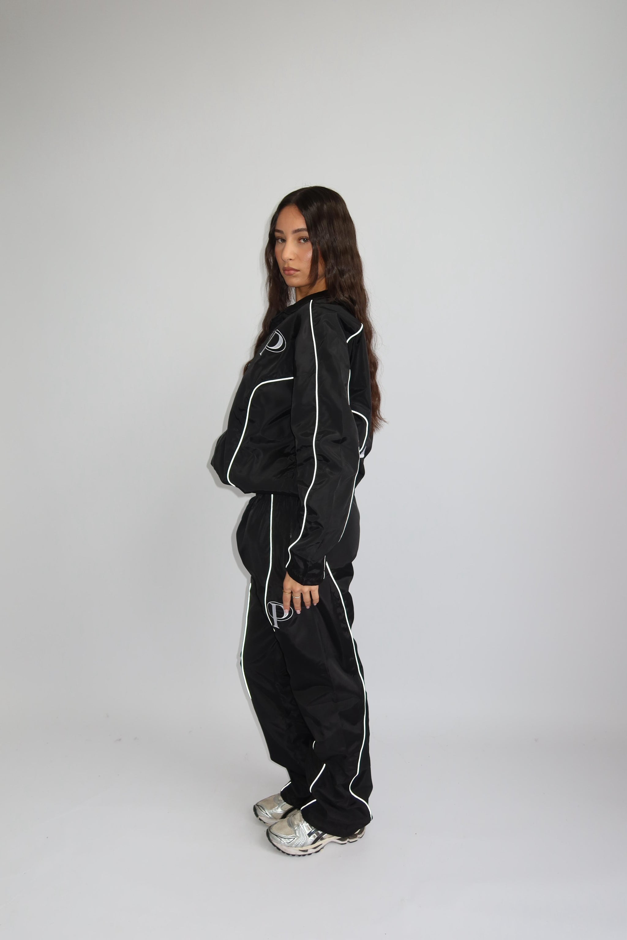 PRIORITY WIND TRACKSUIT SHINE – BLACK