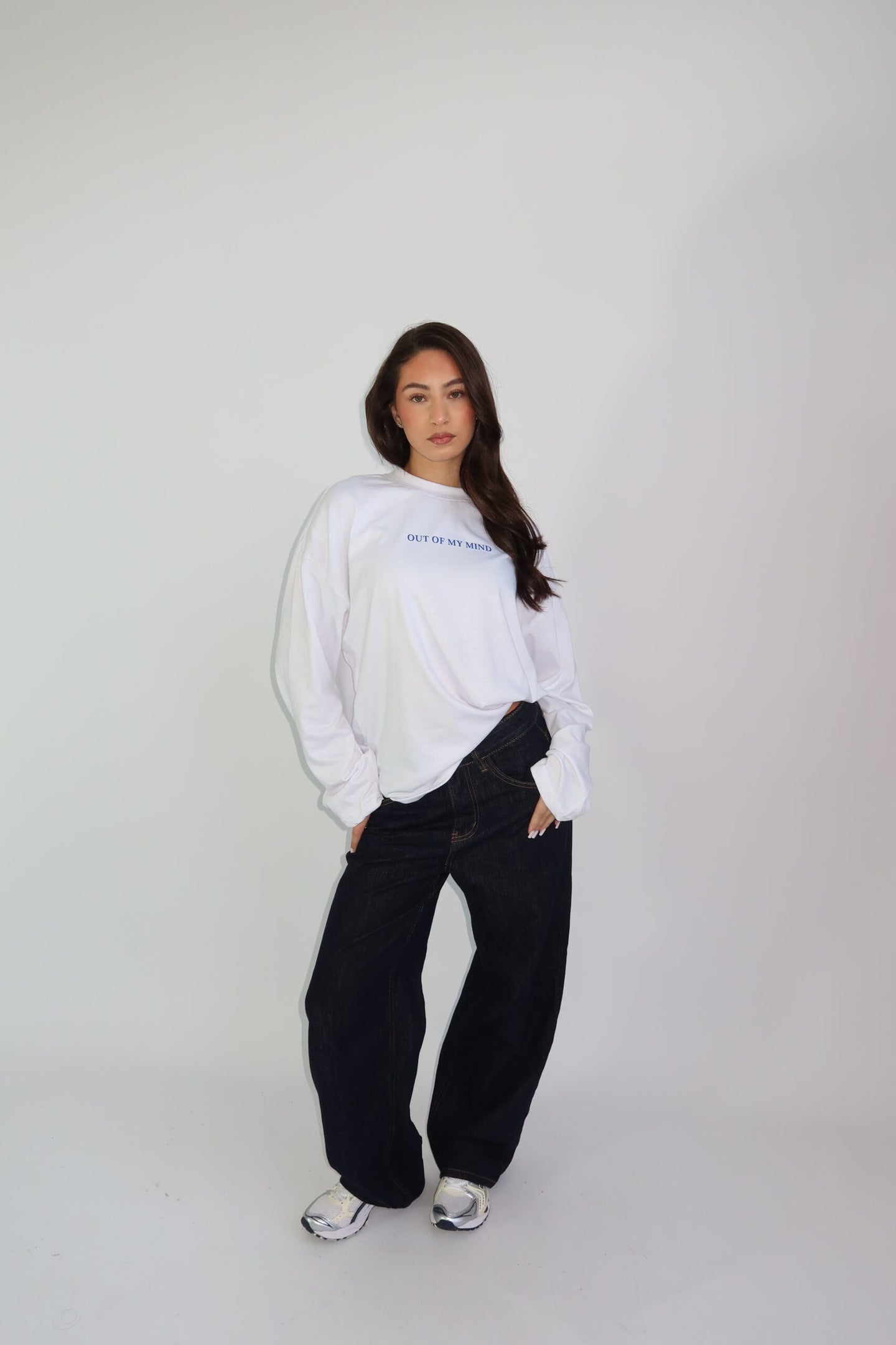 PRIORITY LONGSLEEVE ‘OUT OF MY MIND’ – WIT