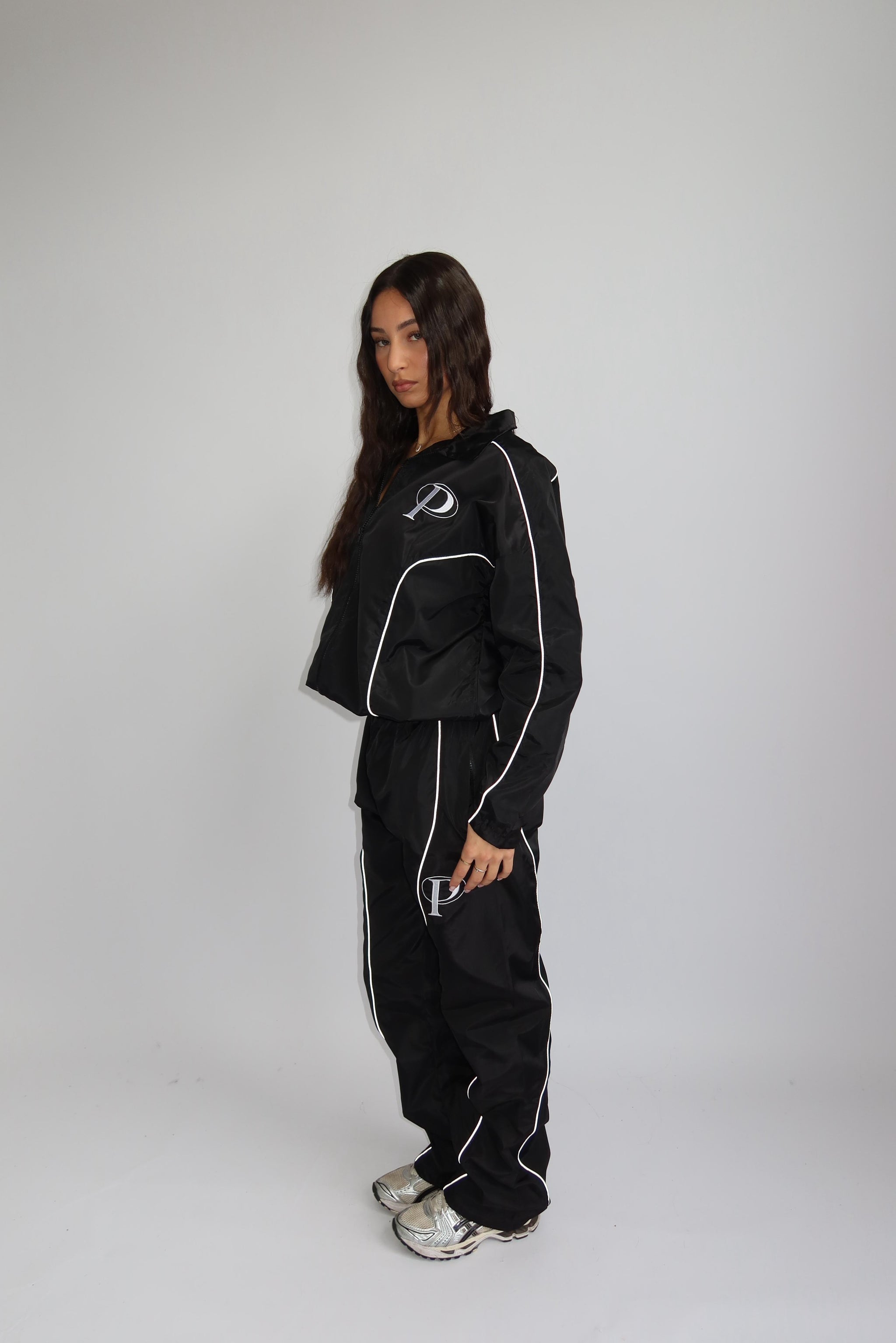 PRIORITY WIND TRACKSUIT SHINE – BLACK