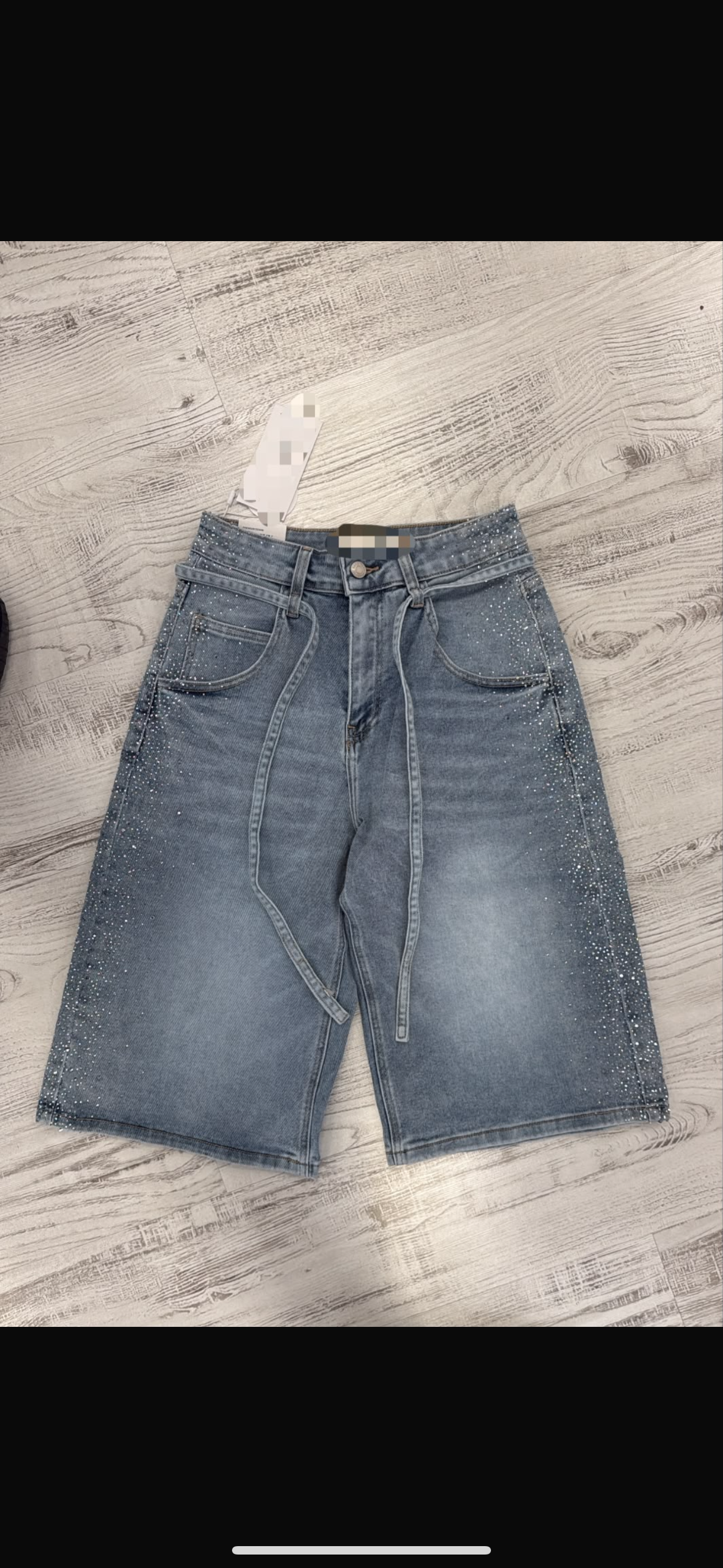 Jort met spijkerriem