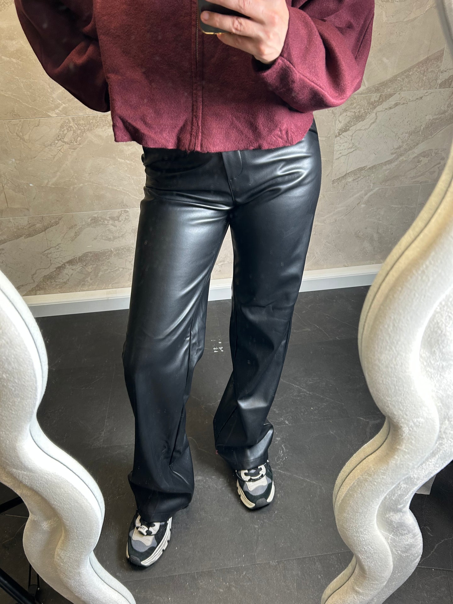 Trendy Leatherlook Broek