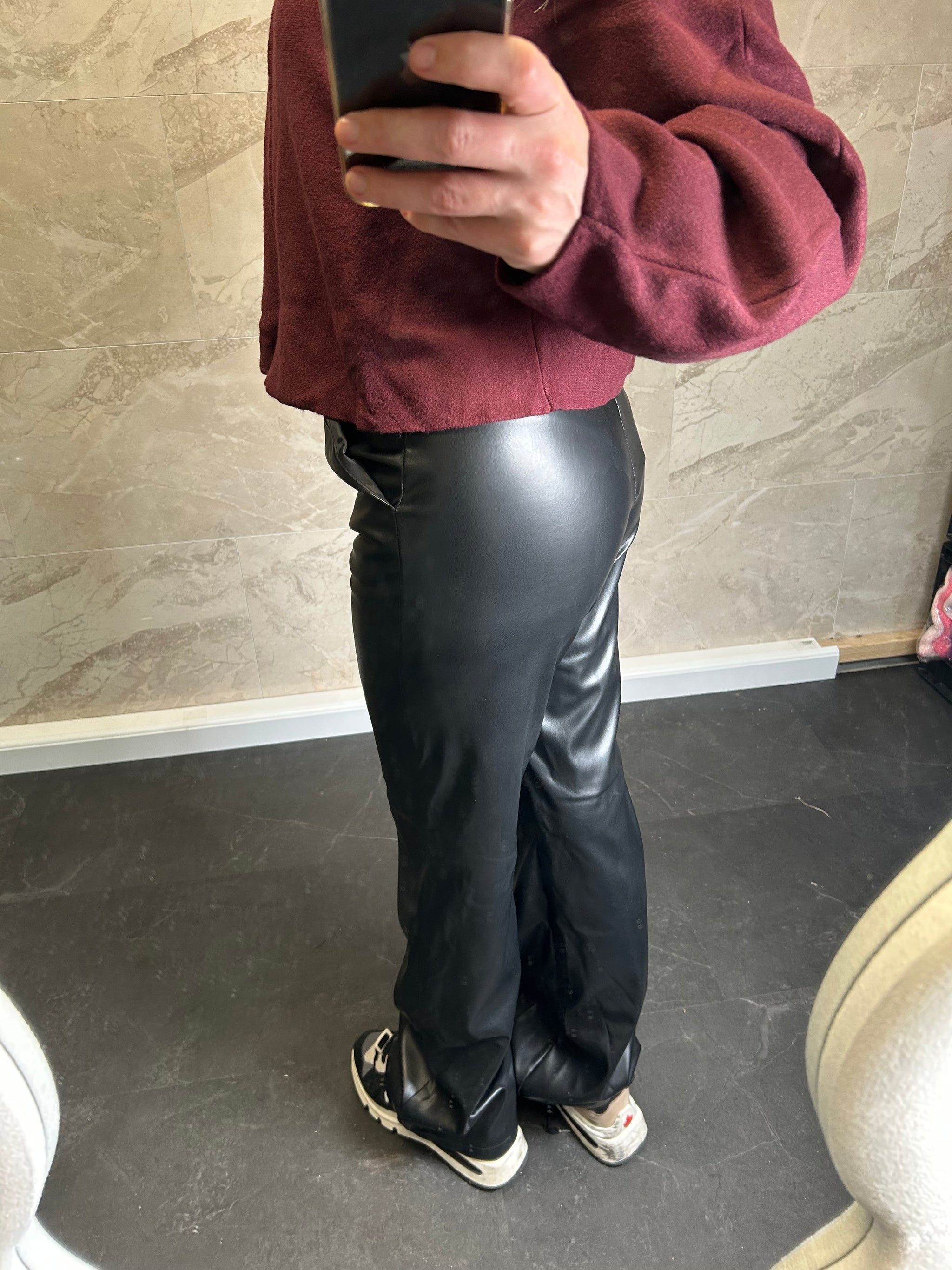 Trendy Leatherlook Broek