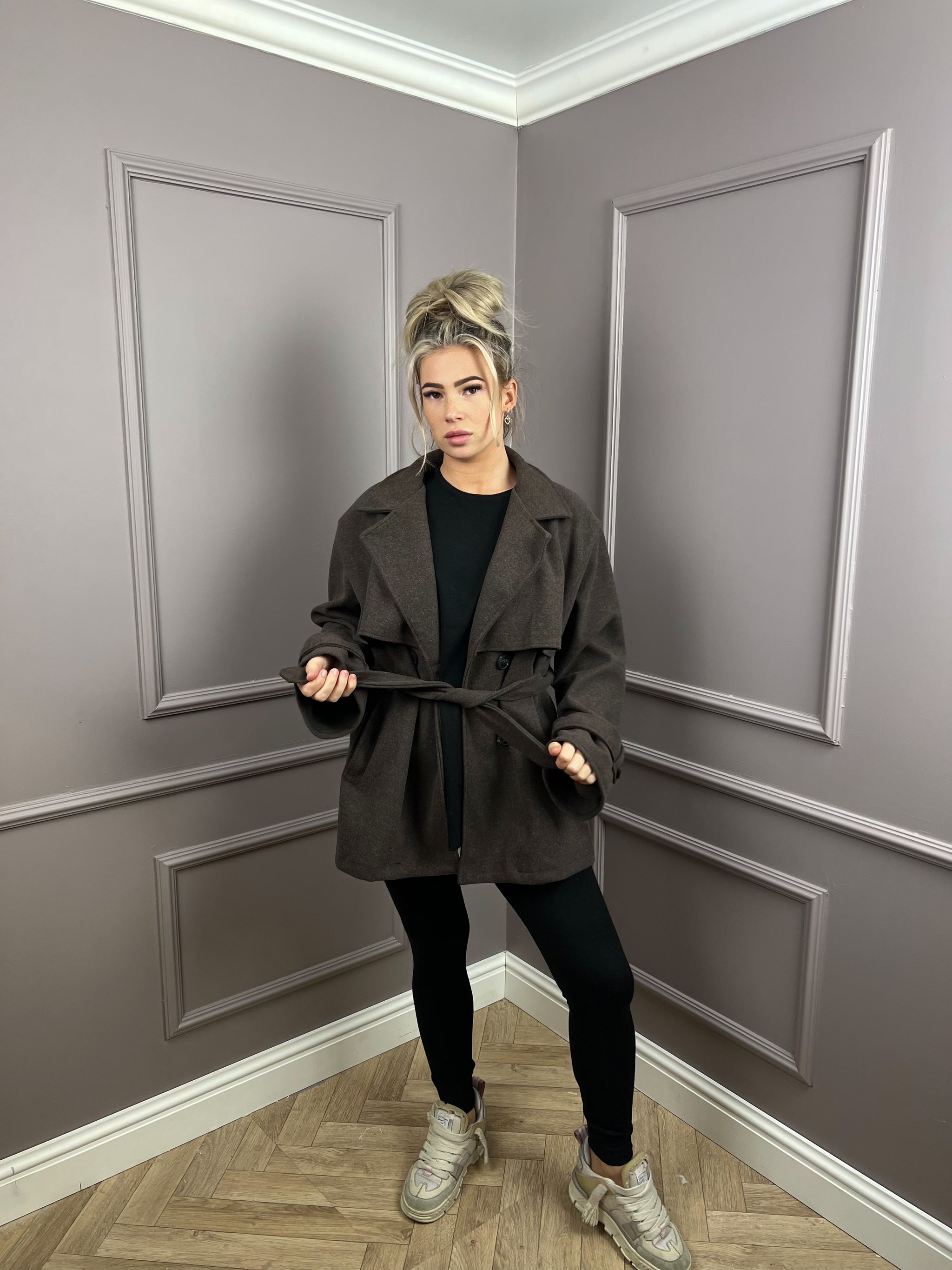 Trenchie Sophia Bruin